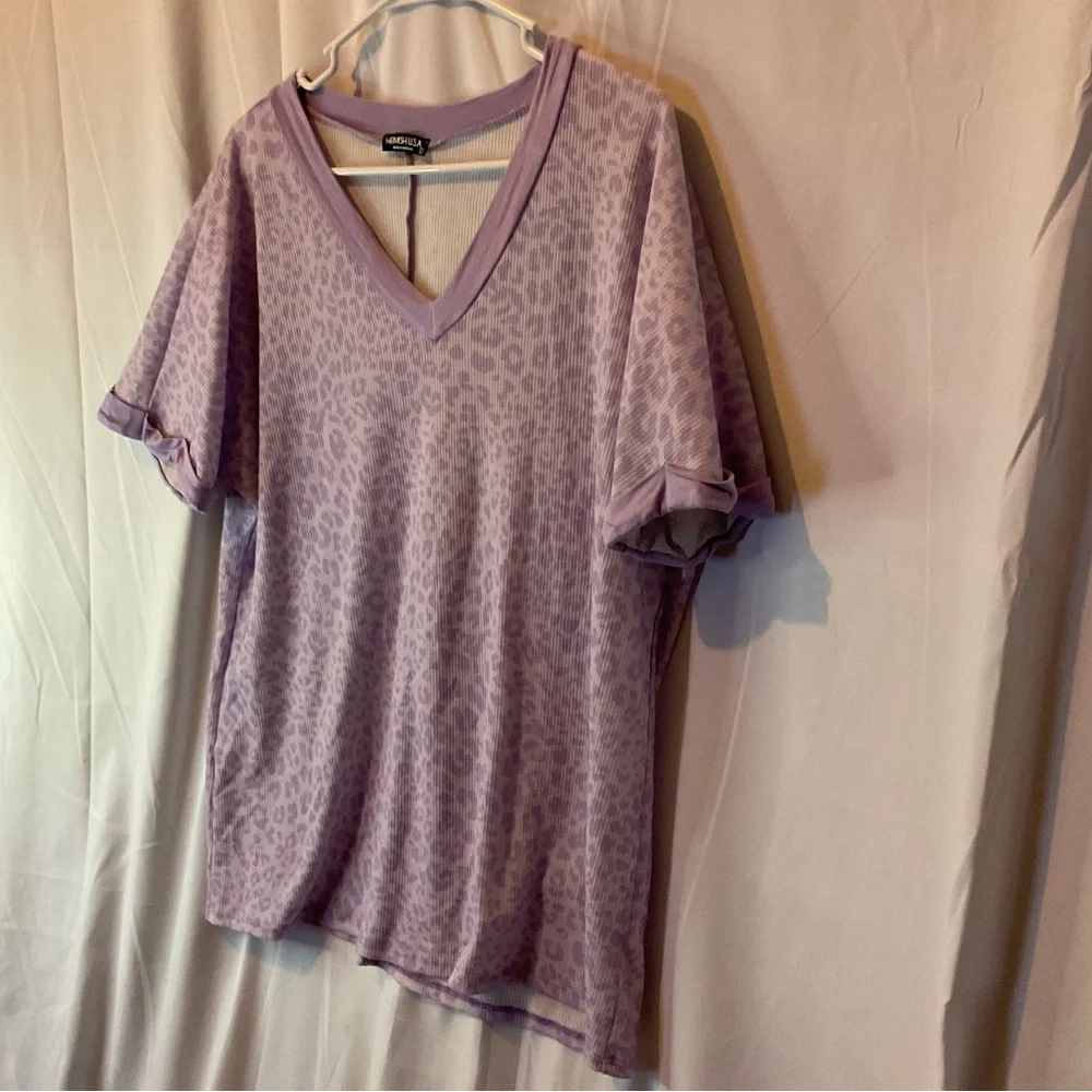 Heimish Women’s Short Sleeve V-Neck Lilac Leopard Print Size Large - Picture 9 of 14